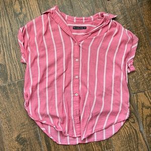 Short sleeve button up top
